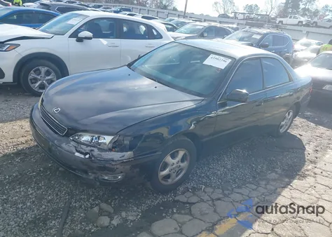 1999 Lexus Es 300 из США, поврежденный, VIN JT8BF28G3X5052951